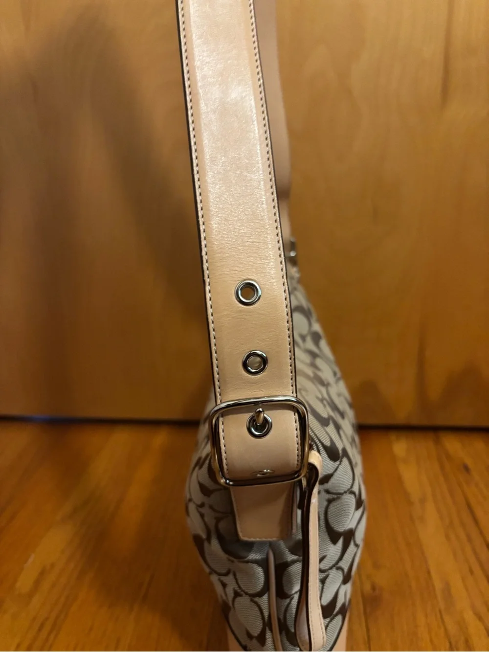 Coach Signature Canvas Hobo Bag in Khaki/Tan EUC